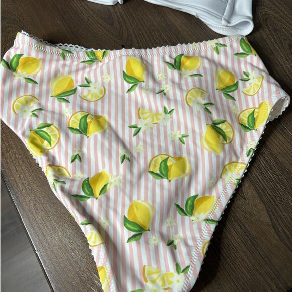 Unique Vintage Two Piece Swim Suit White Halter Top Lemon Print Bottom Size M - Picture 4 of 6